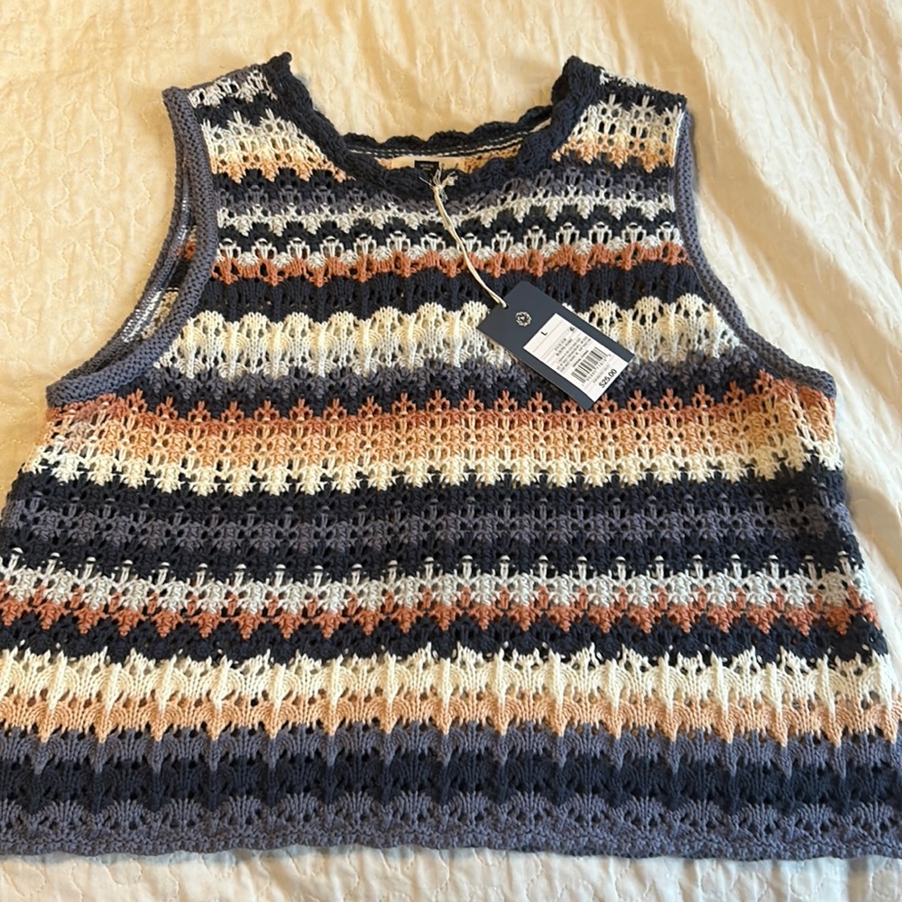 NWT Universal Thread Crotchet Tank